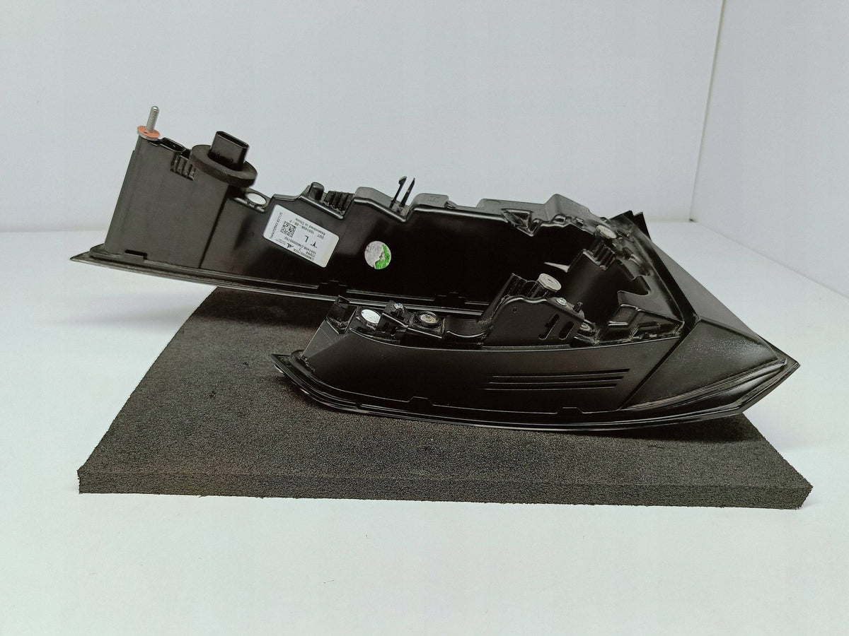 Tesla Model 3 Lift Highland 23- Lampa Klapy Bagażnika Lewa LED 1691498-00-F — zdjęcie 10 z 14