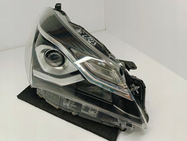 TOYOTA YARIS III LIFT 17- LAMPA PRAWA PRZÓD PRZEDNIA KOITO OD-197