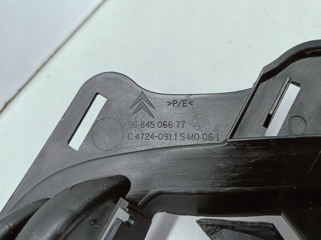 Citroen C4 I LIFT 08- GRILL KÜHLERGRILL STOSSSTANGENGITTER VORNE 9684506677