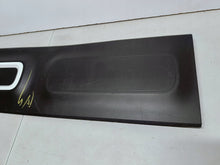 Laden Sie das Bild in den Galerie-Viewer, Citroën C3 III LIFT 20- ZIERLEISTE TÜRE RECHTS VORNE 9833480777
