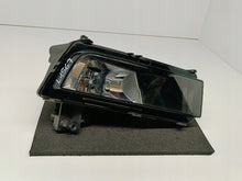 Load image into Gallery viewer, VOLKSWAGEN TOURAN II 15- REFLEKTOR HALOGEN PRZECIWMGŁOWY PRAWY 5TA941662A