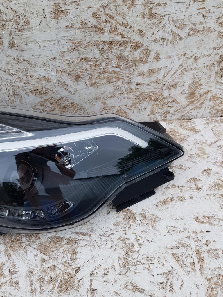 OPEL CORSA E LAMPA PRAWA PRZÓD PRZEDNIA