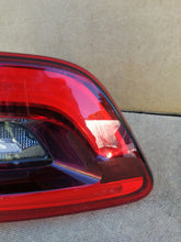 Load image into Gallery viewer, RENAULT KADJAR TAILGATE LAMP RIGHT REAR