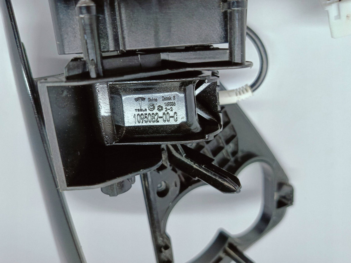 Tesla Model 3 Y Ladebuchse Ladeklappe Reflektor 1505514-00-D — Foto 9 von 12