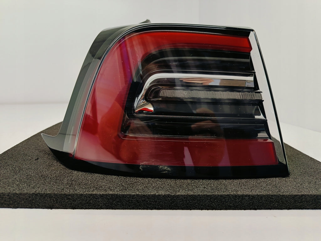 TESLA 3 III LIFT Y MY 20-LAMPA REFLEKTOR ŚWIATŁO LEWY TYŁ LED 1502086-00-D