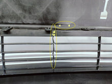 Laden Sie das Bild in den Galerie-Viewer, Toyota Yaris Cross 20- STOSSSTANGE VORNE 52119-0DC20