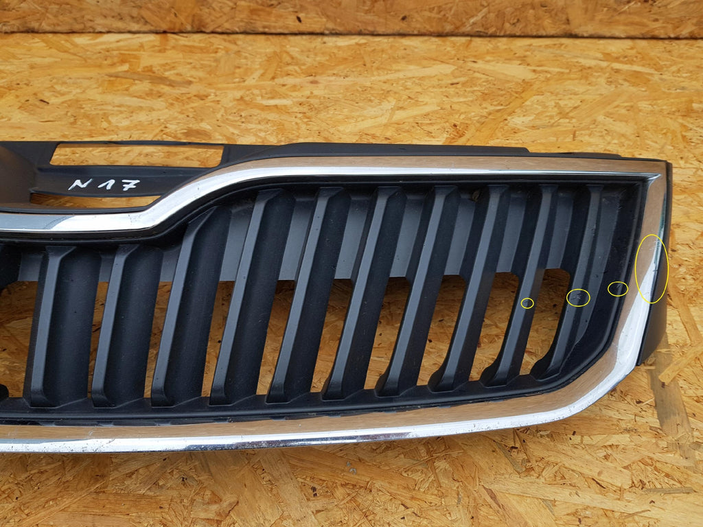 SKODA RAPID 12- KÜHLERGRILL GITTER STOSSSTANGE VORNE 5JA853668