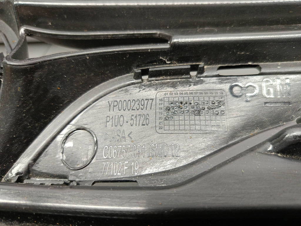 Opel Grandland X 17- GRILL BLENDE STOSSSTANGE VORNE UNTER KAMERA YP00023977
