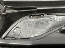 Laden Sie das Bild in den Galerie-Viewer, Opel Grandland X 17- GRILL BLENDE STOSSSTANGE VORNE UNTER KAMERA YP00023977