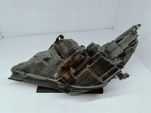 Laden Sie das Bild in den Galerie-Viewer, Opel Astra K V 15- LAMPA PRAWA PRZÓD SOCZEWKA ZWYKŁA + LED 39158006