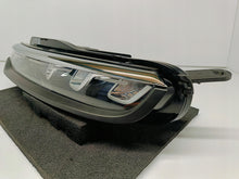 Laden Sie das Bild in den Galerie-Viewer, CITROEN C3 III LIFT 20- SCHEINWERFER LINKS TAGFAHRLICHT LINKS VORNE LED 9833480680