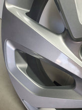Załaduj zdjęcie do przeglądarki galerii, Toyota Aygo X FELGA ALUMINIOWA 17 CALI 17''X5'' ET40 4X100 OE CMS1210-4