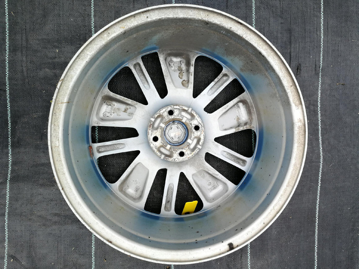 Renault Clio Felge 403007138R 4X100 ET44 7.0X17 — Foto 9 von 11