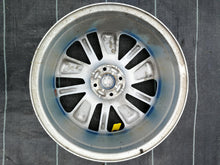 Laden Sie das Bild in den Galerie-Viewer, RENAULT CLIO FELGE 403007138R 4X100 ET44 7.0X17