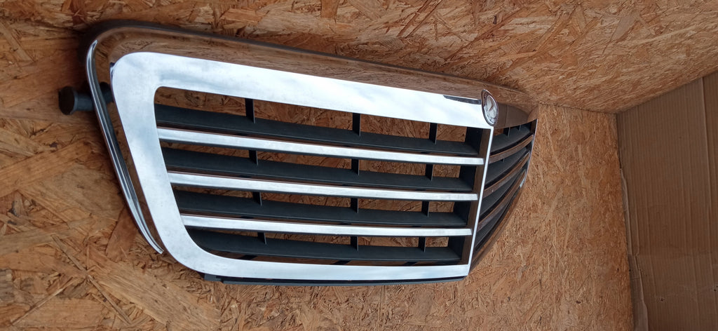 MERCEDES C KLASA W204 07- KRATKA ATRAPA GRILL ZDERZAKA PRZÓD A2048801283