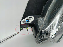 Załaduj zdjęcie do przeglądarki galerii, TOYOTA YARIS IV 4 P21 19- LAMPA REFLEKTOR LEWY PRZÓD SOCZEWKA KOITO K0-6 EU