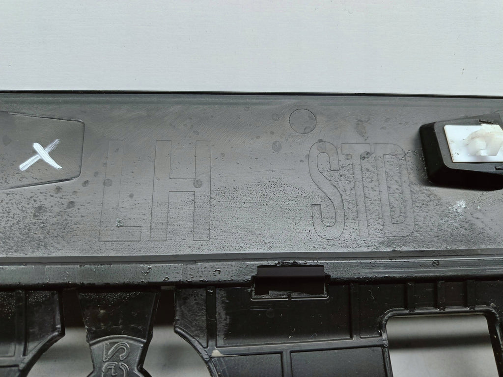 KIA EV3 EV-3 24- TÜRVERKLEIDUNG VORNE LINKS 87723-EV000