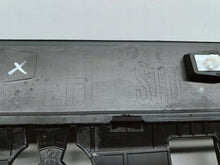 Laden Sie das Bild in den Galerie-Viewer, KIA EV3 EV-3 24- TÜRVERKLEIDUNG VORNE LINKS 87723-EV000