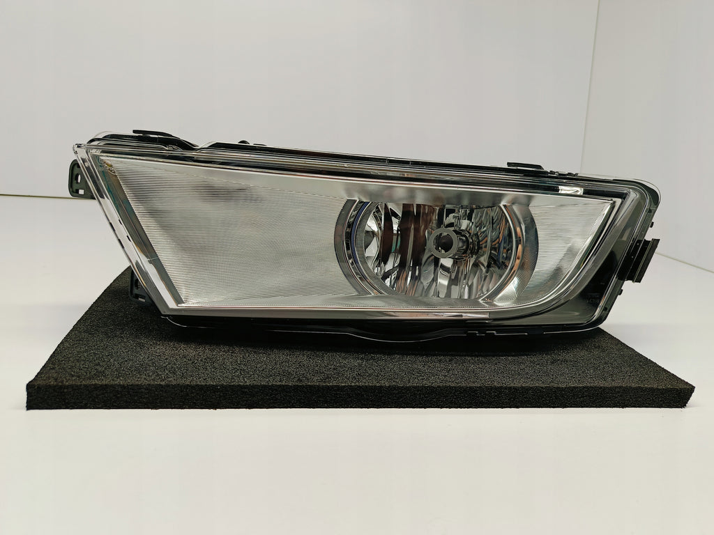 SKODA OCTAVIA III 13- REFLEKTOR HALOGEN PRZECIWMGŁOWY LEWY H8 TYC 19-12350