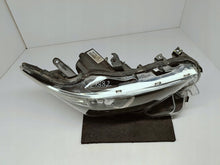 Laden Sie das Bild in den Galerie-Viewer, Toyota Auris II E18 FACELIFT 15- SCHEINWERFER RECHTS LINSE+LED EU 8110-02K30