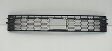 Laden Sie das Bild in den Galerie-Viewer, SKODA RAPID LIFT 17- KÜHLERGRILL STOSSSTANGENGITTER VORNE 5JA853677E