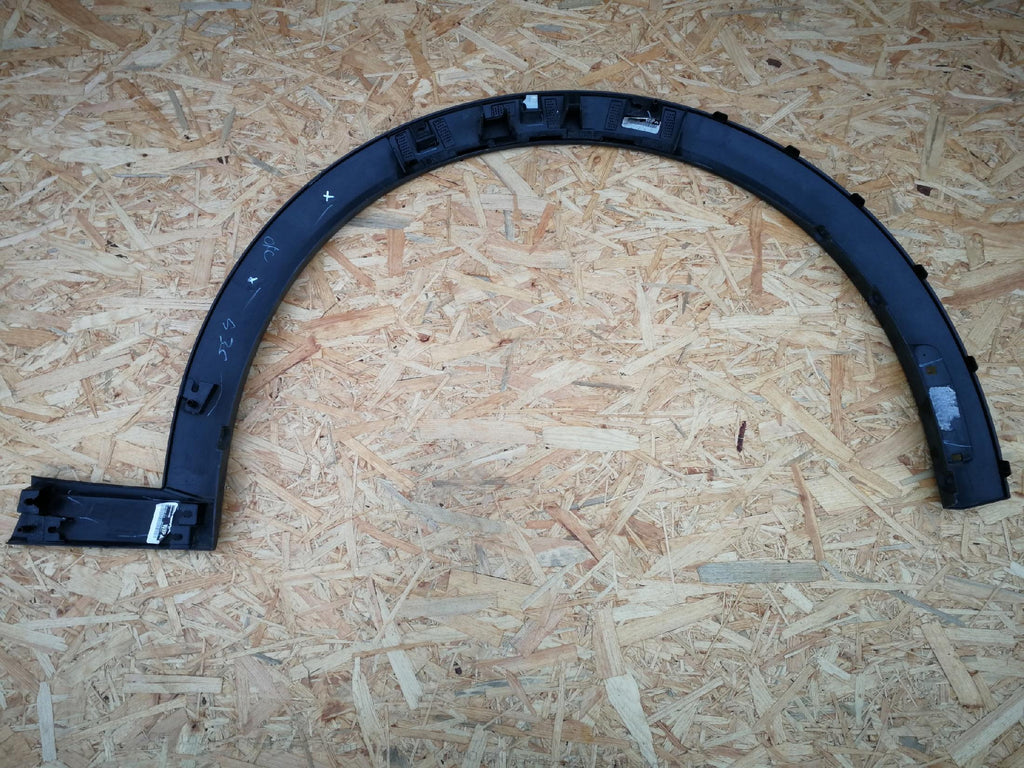 FORD MUSTANG MACH E KOTFLÜGELLEISTE VORNE LINKS
