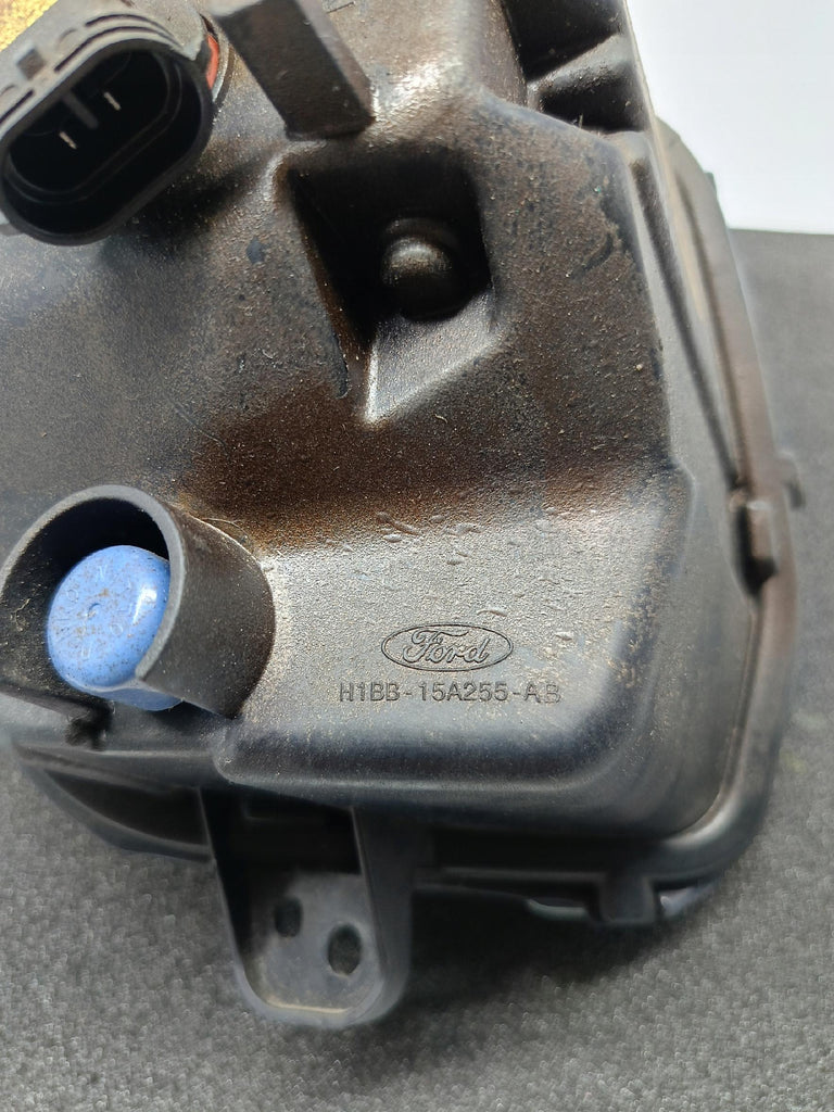 FORD FIESTA MK8 17-HALOGEN PRZECIWMGIELNY ŚWIATŁO LEWY PRZÓD H1BB-15A255-AB