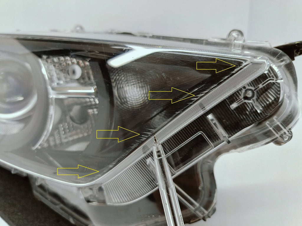 TOYOTA YARIS IV 4 P21 19-LAMPA REFLEKTOR PRAWY PRZÓD SOCZEWKA KOITO K0-6 EU