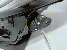 Laden Sie das Bild in den Galerie-Viewer, Toyota Aygo X 22- LAMPA LEWA PRZÓD PRZEDNIA FULL LED EU KOITO 0H-33