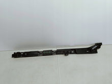 Laden Sie das Bild in den Galerie-Viewer, BMW 5 F10 F11 10- GLEITSTÜCK BEFESTIGUNG SCHWELLERABDECKUNG HINTEN LINKS 51777204021