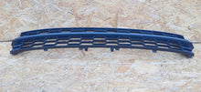 Laden Sie das Bild in den Galerie-Viewer, SKODA RAPID 12- KÜHLERGRILL GITTER STOSSSTANGE VORNE 5JA853677