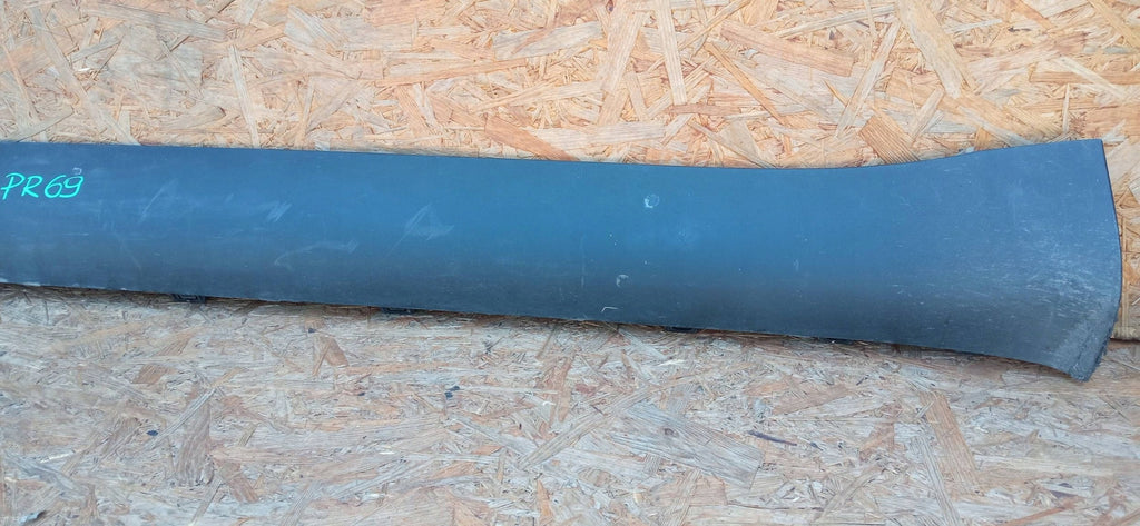 Tesla Model Y MY 20- EINSTIEGSLEISTE TÜRSCHWELLE ABDECKUNG SCHWELLE LINKS 1497740-00-D
