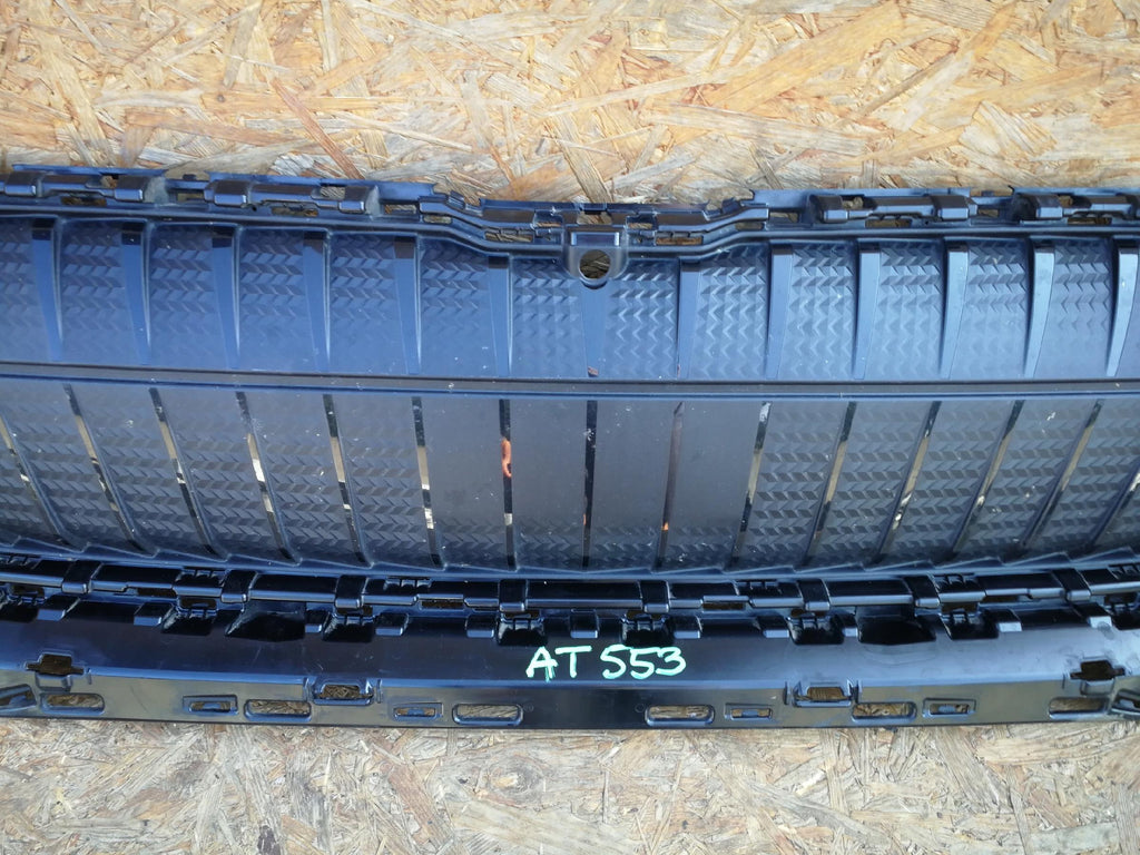 SKODA ENYAQ 21-MITTLERER GRILL STOSSFÄNGER VORNE KAMERA 5LA853653