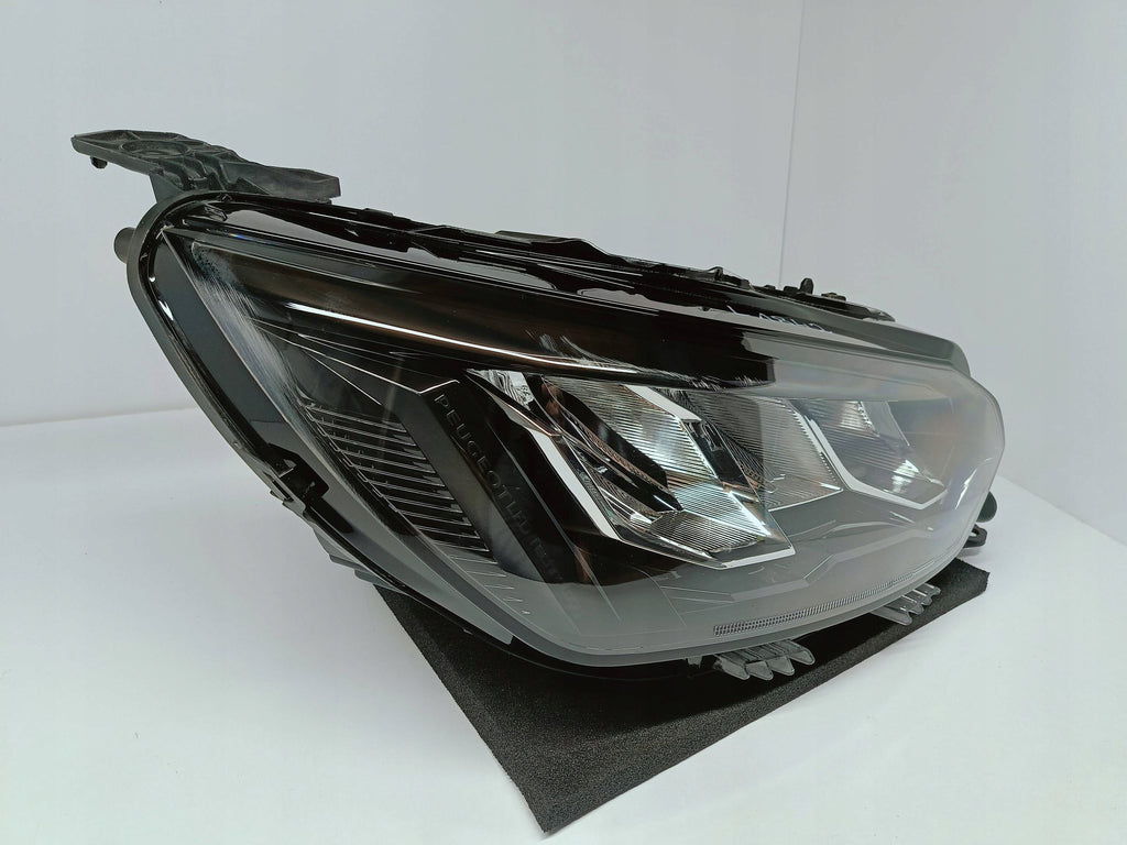 Peugeot 208 II 2 19- LAMPA PRAWA PRZÓD PRZEDNIA FULL LED EU 9855524880