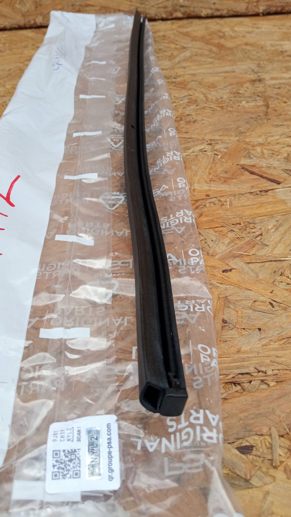 CITROEN C3 PICASSO USZCZELKA DRZWI PRAWY TYŁ NOWA 9025L8