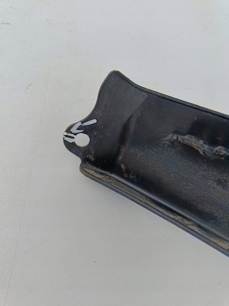 TOYOTA YARIS CROSS 20- KOTFLÜGELLEISTE LINKS HINTEN 75652-K2011