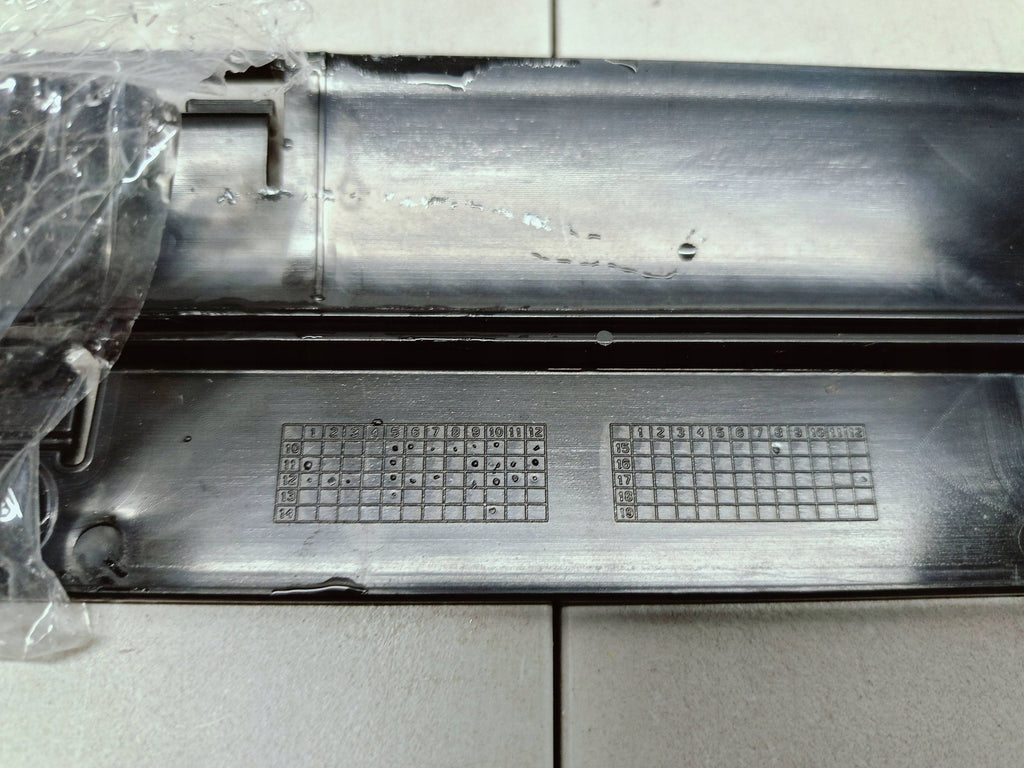 Volvo XC90 GLEITSTÜCK HALTER HAK BEFESTIGUNG TRÄGER SCHWELLER RECHTS 31253252