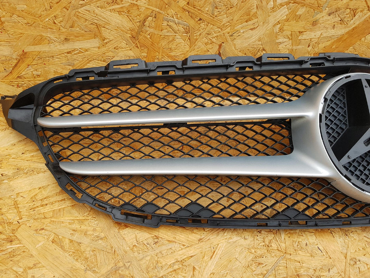 Mercedes C Class W205 14- Grille Grille Grille Front Bumper A2058800783 — photo 9 of 16