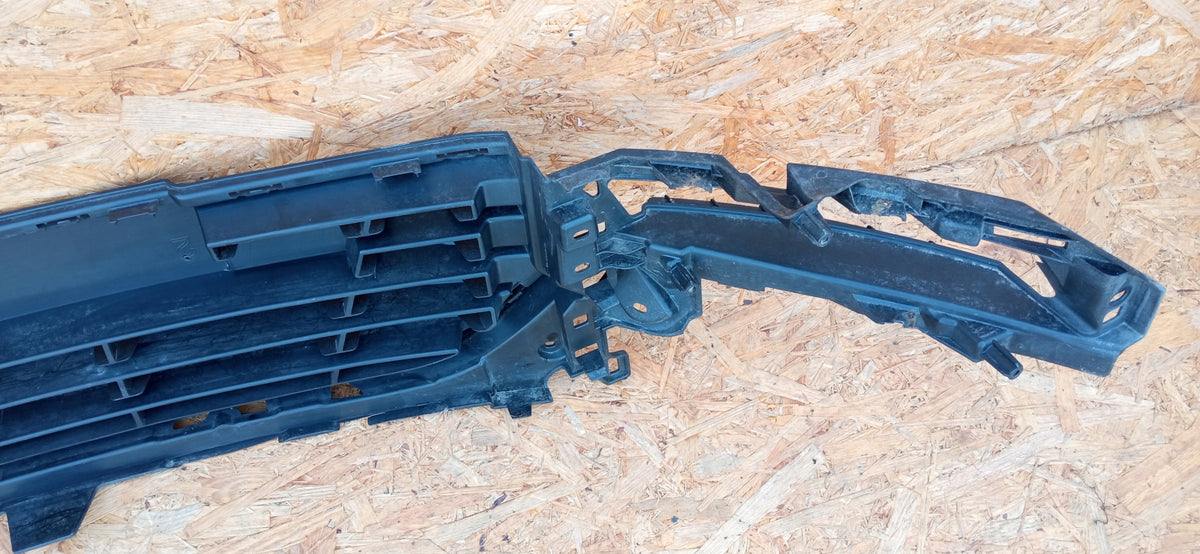 Renault Clio 4 IV Lift 16- Grille Grille Center Grille 622541048R — photo 6 of 9