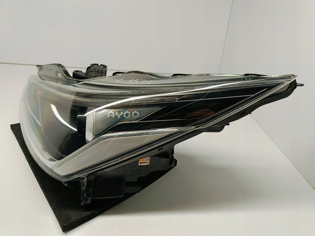 TOYOTA AYGO II LIFT 18- LAMPA LEWA PRZÓD PRZEDNIA SOCZEWKA+LED KOITO 0H-27