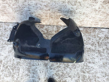 Laden Sie das Bild in den Galerie-Viewer, TESLA MODEL 3 III M3 17- RADHAUSSCHALE RECHTS VORNE 1081582-00-E