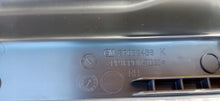 Laden Sie das Bild in den Galerie-Viewer, OPEL INSIGNIA B CROSSLAND X SITZSCHIENENABDECKUNG RECHTS VORNE NEU 39087601