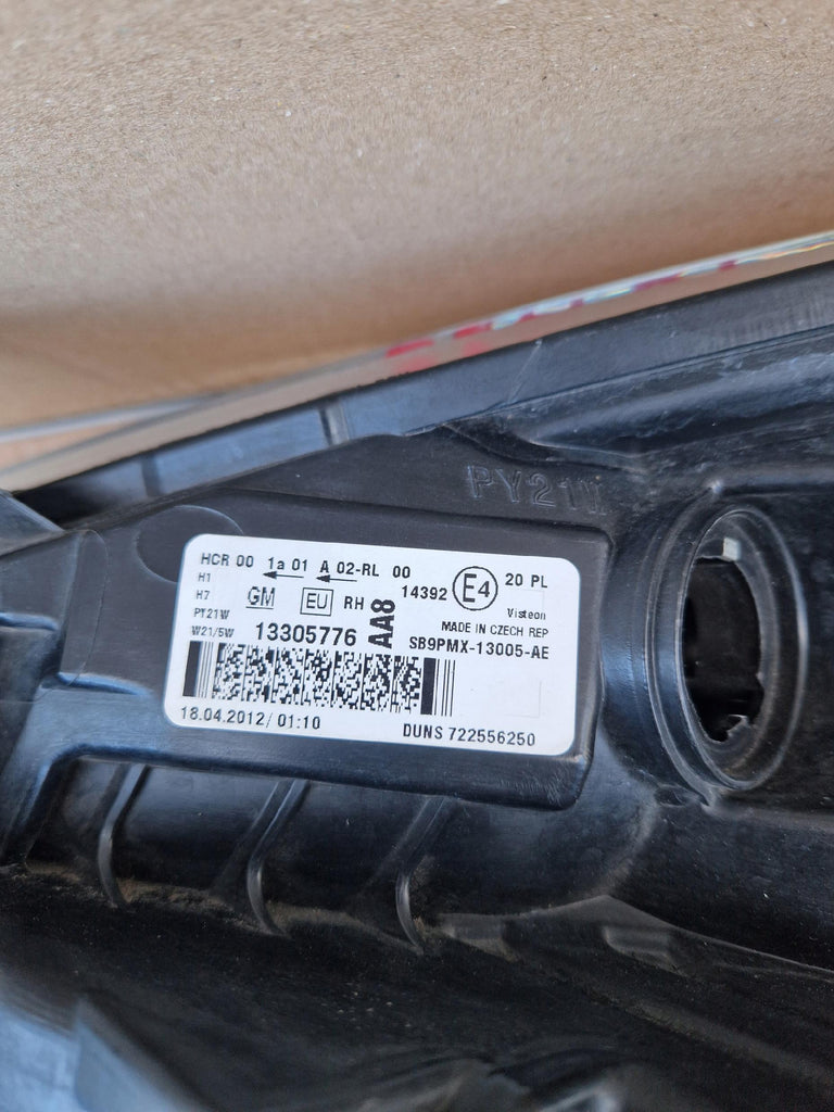 OPEL MERIVA B LAMPA PRAWA PRZÓD PRZEDNIA 13305776