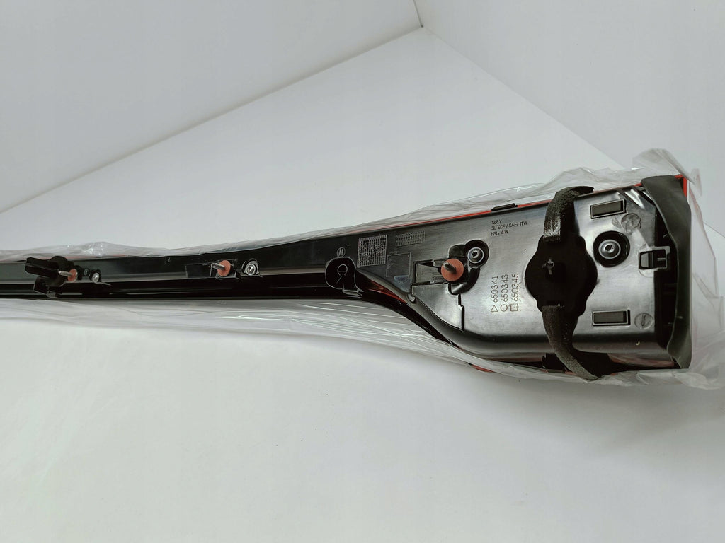 Heckleuchte in der Heckklappe Mercedes-Benz EQC A2939061801