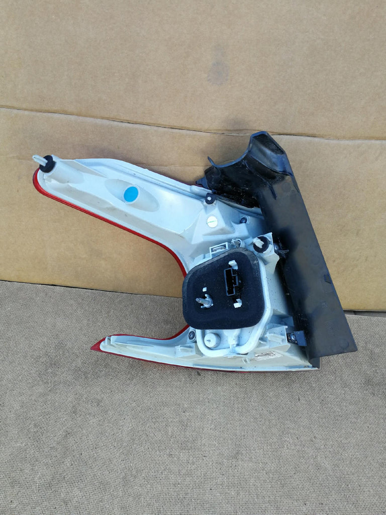 PEUGEOT 2008 I 13- LAMPA PRAWY TYŁ PRAWA TYLNA 9678074380