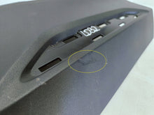Laden Sie das Bild in den Galerie-Viewer, Toyota Yaris Cross 20- TÜRLEISTE HINTEN RECHTS 75077-0D020
