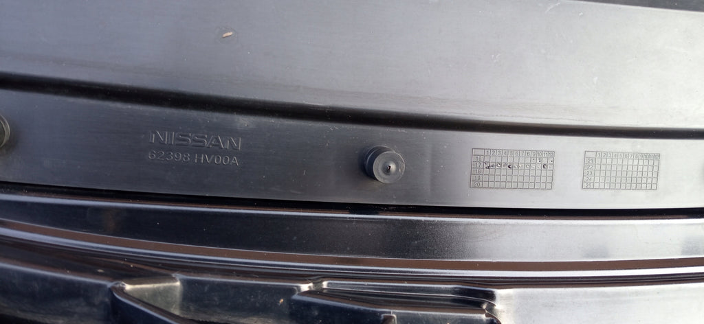NISSAN QASHQAI II J11 LIFT 17- ATRAPA GRILL ZDERZAKA PRZEDNIEGO 62310HV00A