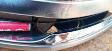 Laden Sie das Bild in den Galerie-Viewer, TOYOTA HILUX 15- KÜHLERGRILL STOSSSTANGE VORNE 53111-0K720