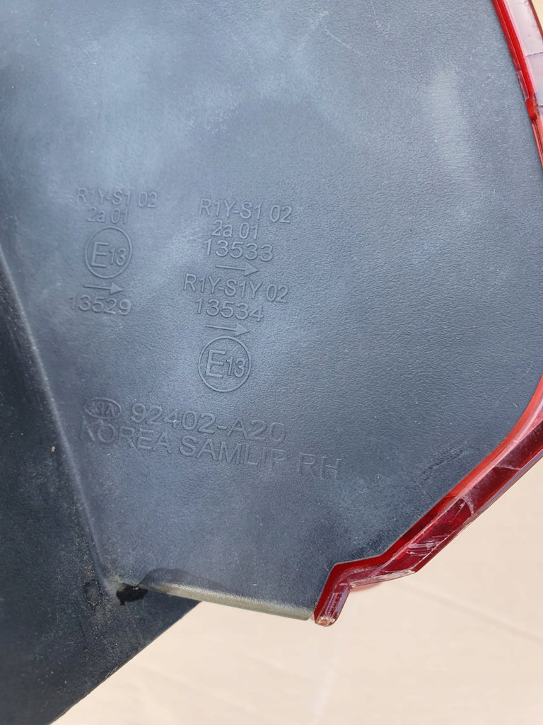 KIA CEED II HB LAMPA TYŁ TYLNA PRAWA 12-