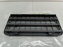 Load image into Gallery viewer, TESLA MODEL 3 III 17- KANAŁ POWIETRZA KRATKA WENTYLACYJNA NOWA 1098751-00-C